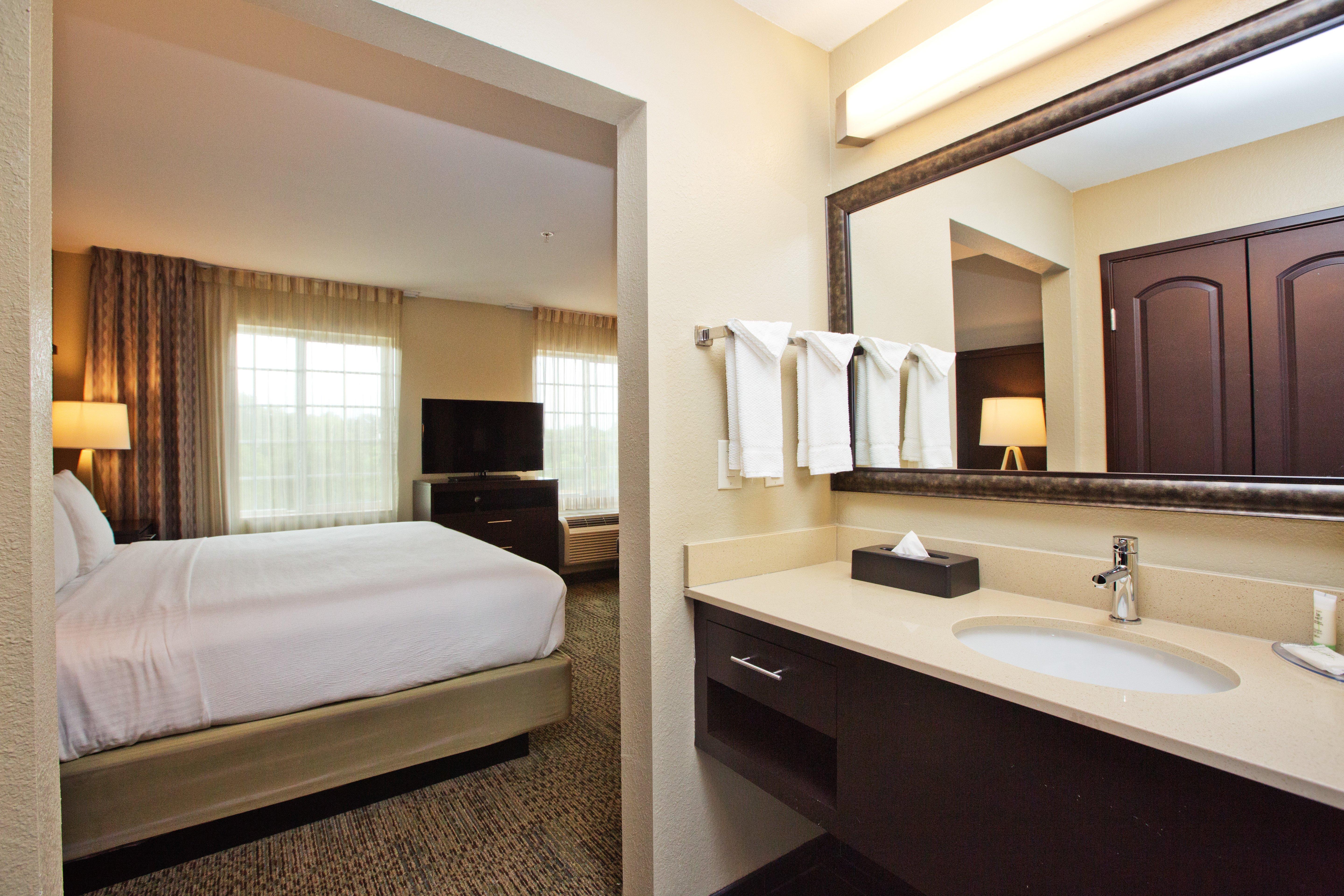 Staybridge Suites Austin South Interstate Hwy 35 By Ihg Exterior photo